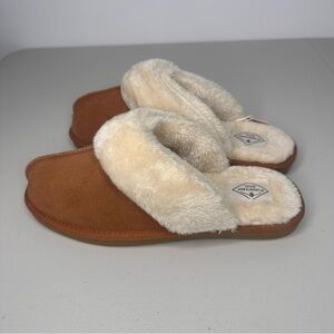 St. John's Bay Women’s Suede Fur Slippers Size 7 1/2 M Brown and Cream Slides